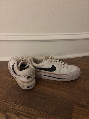 Nike White and Black Low-Top Canvas Sneakers